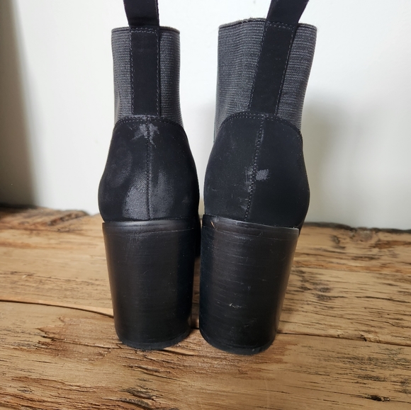 Steve Madden Naomi Velvety Ankle Boot with Block Heel - Picture 3 of 9